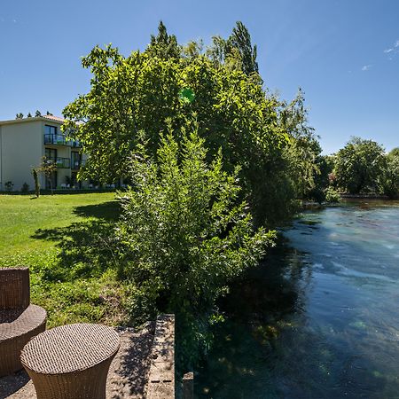 Sowell Hotels Domaine De La Petite Isle LʼIsle-sur-la-Sorgue Exteriér fotografie